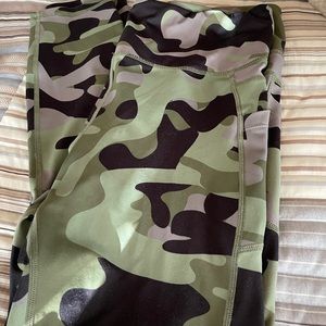 Zyia camo leggings
